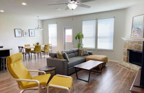 Family Perfect with Fireplace Vacation Home - Foto 1