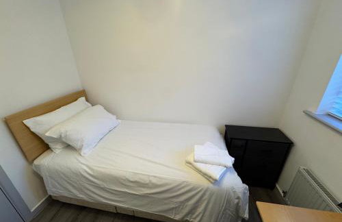 Contemporary 2-Bed Apartment with Parking Bedford - Foto 12