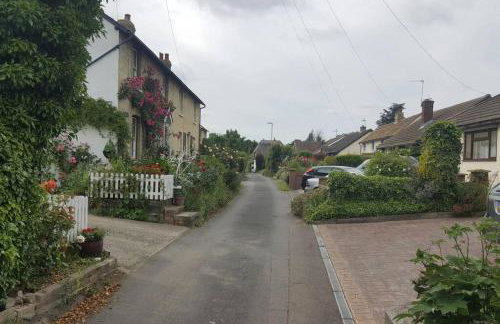 Entire Thatched Cottage - Photo 16
