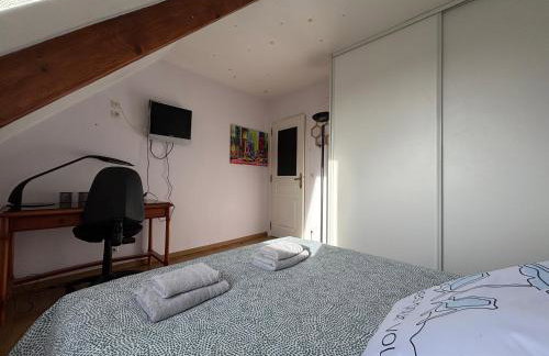 Villa des pontons Maison 5 chambres avec grand jardin clos et belle terrasse séjour spacieux lumineux à 2 kms de la plage d'Arromanches près de Bayeux, Omaha beach - table de ping pong - garage - Foto 27