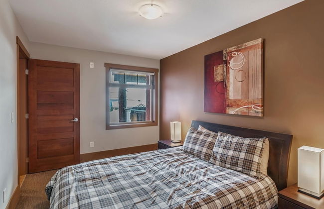 Raven's Nest - Luxury Pet Friendly Condo w/ Private Hot Tub & Mountain Views - Foto 27