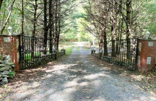 The Stone Mason - Large Modern Home on 5 Acres - 2 Hrs from NYC - Foto 16