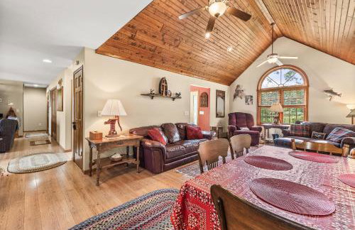 Family-Friendly 5BR House by the Lake - Foto 51