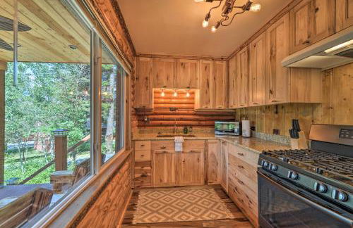 Alpine Adventures Cozy Log Cabin with Deck and Views! - Foto 11