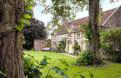 Garden Cottage - Photo 1