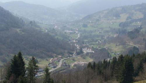 Charmant chalet de montagne avec terrasse et vue imprenable - FR-1-589-72 - Foto 2
