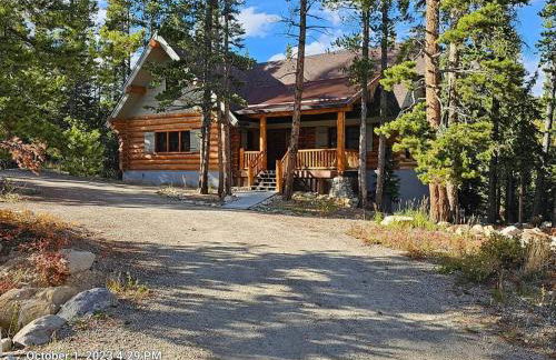 Moose Mtn Lodge/Luxury Cabin/Hot Tub/Fireplace - Foto 1