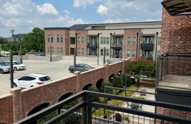 Modern 1BR Dallas peaceful escape in the heart of Farmers Branch! Less than 20 minutes from Downtown Dallas, 15 from DFW ariport 15 from Grapevine - Photo 20