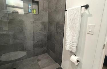 New Apt 2 Bed 2 Bath with Amazing PATIO - Foto 40