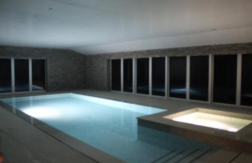 Four Bedroom House With Private Pool - Stunning countryside location with parking close to Chester City Centre - Photo 29