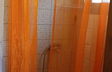 Family Villa in Sani - Sleeps 6 - Parking - Wifi - Foto 4