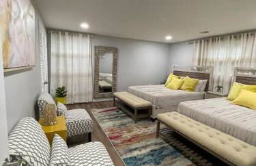 Lux Family Xcape with HotTub Fireplace Deck BBQ - Foto 8