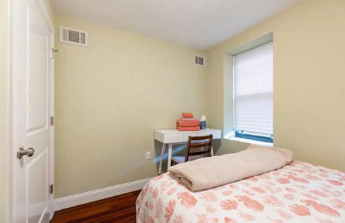 Enchanting Brownstone with a magical garden - Foto 11