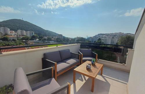 Apartments Mak & Lux - sea & sunset top view - Photo 1