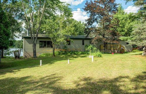 3BR waterfront lake house with dock, gazebo, boats - Foto 16