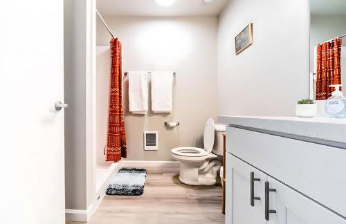 Cozy Micro Suite Unit 8 Sleeps 2 Minutes to Downtown - Foto 11