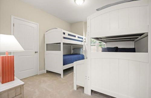 Lake Norman Home Lake Access with Heated Pool & Hot Tub - Foto 26