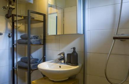 Groß, Modern, Zentrumsnah mit Parkplatz und Garten - Photo 15