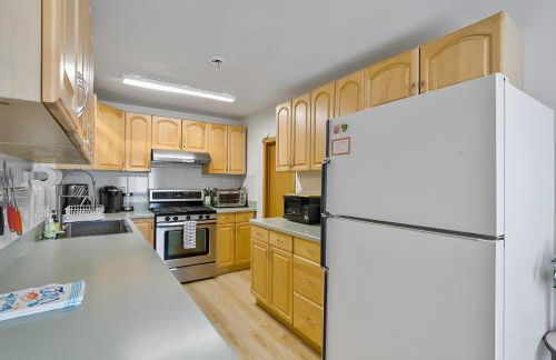 Apartment #2 with large kitchen across the street from the beach - Foto 13