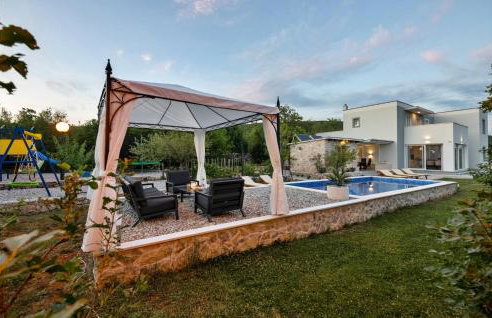 Cozy Home In Veliki Brocanac - Foto 24