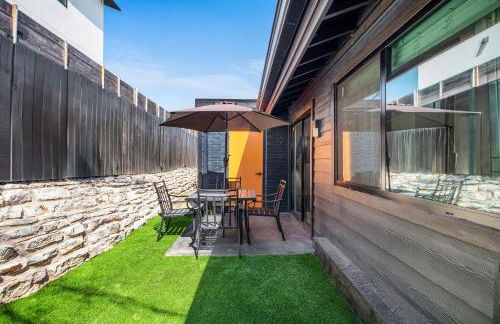 The Orange Door - Unit B - Travis Heights Duplex - Foto 35