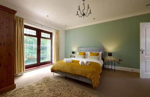 Spacious 7BR Home, Families & Contractors, Hot Tub - Foto 1