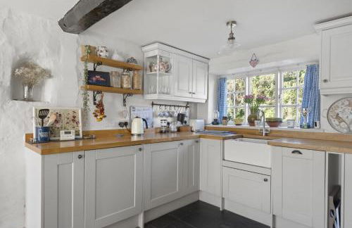 Thatched Cottage & Tranquil Gardens Gated Parking - Foto 7