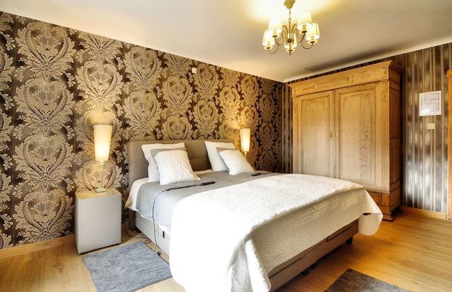 Walk Luxury Stay With Pool - Photo 23