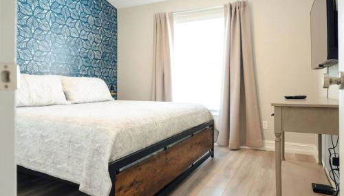 Sovanita House Naples, FL - Photo 4