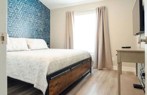 Sovanita House Naples, FL - Photo 4