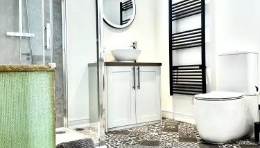 Central, Stylish - 2 Bed Property, The Stable @ Warrenfield, Free WiFi & Parking - Foto 2