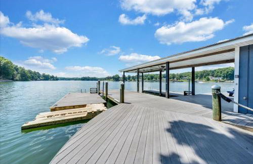 Scenic Point - Private Lakefront Home w/ Dock, Fire pit, outside shower & Hot tub - Foto 25