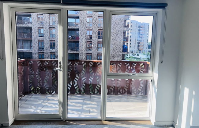 Lovely 1-bedroom With Private Balcony Near Barking - Foto 12