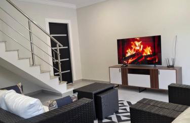 Casa com 3 suítes a 5 min do Centro - Foto 2