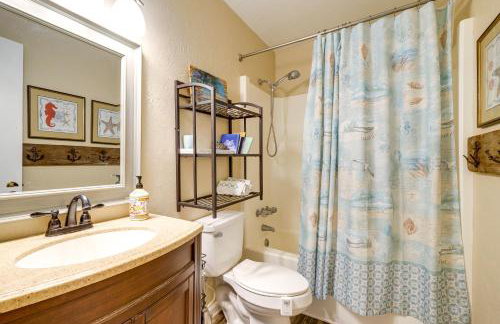 Charming Surf City Beach House - Walk to Ocean! - Foto 19