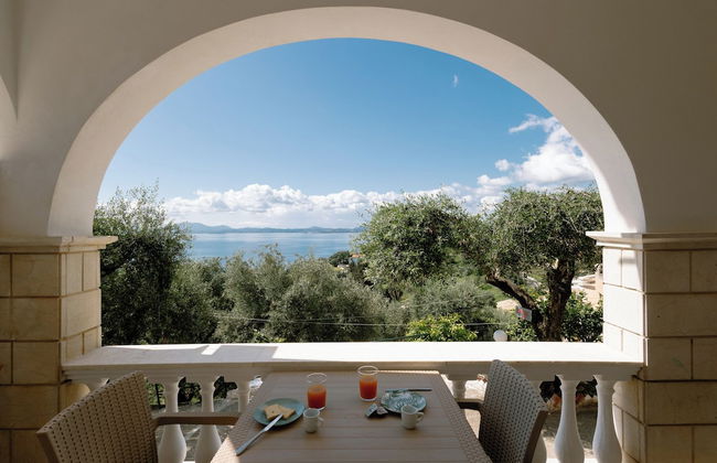 Vallia's Seaview & Stylish Apartments by Konnect, Nisaki - Foto 1