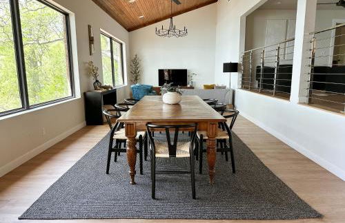 Newly Renovated 4B, 2.5 bath Lakefront home with South Grand Lake Views and dock - Foto 39