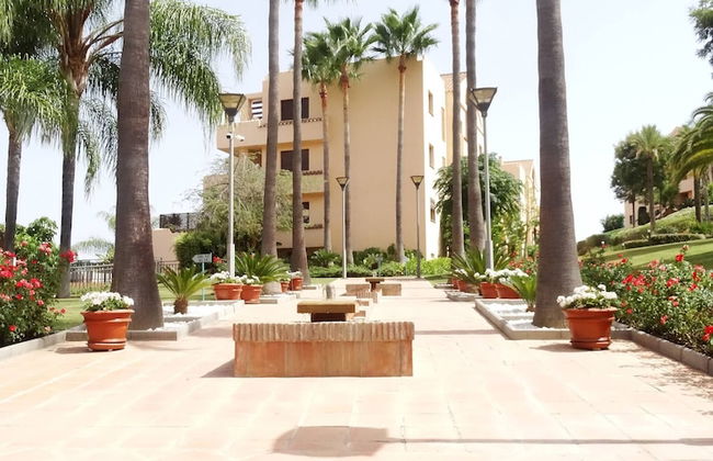 Beautiful Flat Near Golf Courses With sea Views - Photo 42