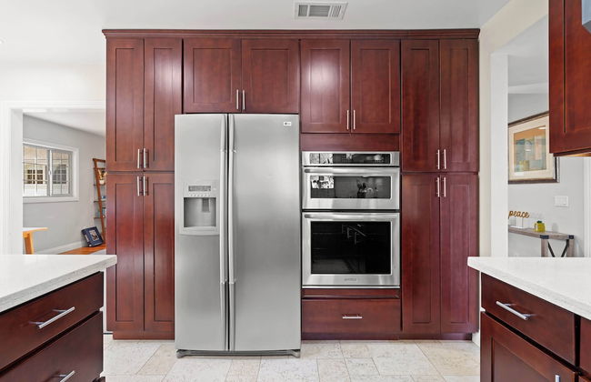 Luxury Estate With Sparkling Pool & Elegant Amenities - Foto 21