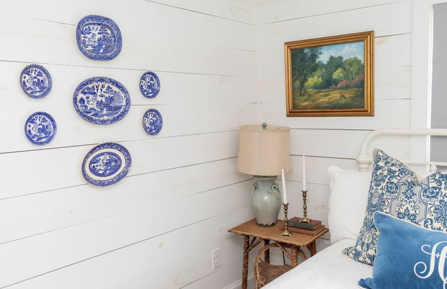 Classic Lakeside Cottage Masters Rental - Foto 13