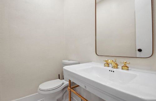 The Lakewood Belle: Family Friendly Home 10 minutes to Downtown! - Foto 12