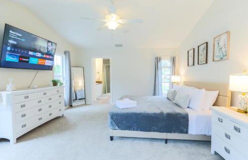 Salty Tide Getaway - Nightlife, Pool, Play, Beach - Foto 20