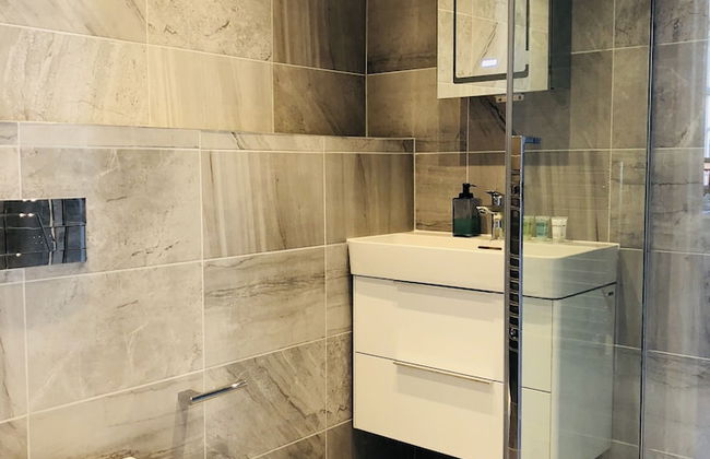 Spacious & Modern 2 Bed Apartment at Knightsbridge London - Photo 11