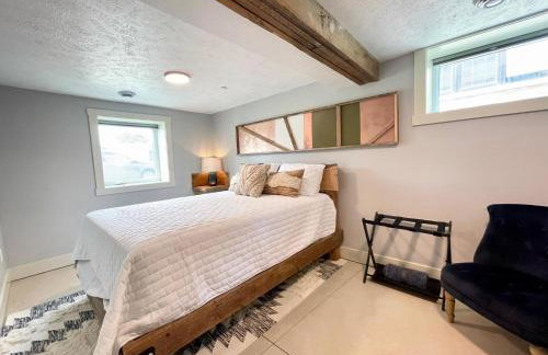 Historical Boiler Maker - Downtown Muskegon - Foto 8