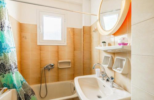 CozyCity2-Bedroom Apartment for3 by Alecos Studios - Foto 9