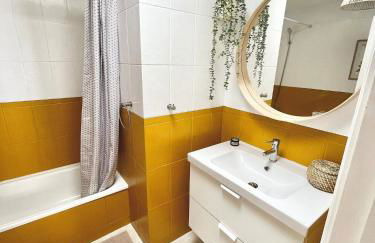 Cozy two-bedrooms apartment with big terrace and ocean view - Foto 15