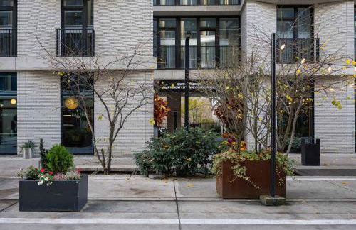 Stylish Apartment in Browary Warszawskie with Air Conditioning & Parking by Noclegi Renters - Foto 20