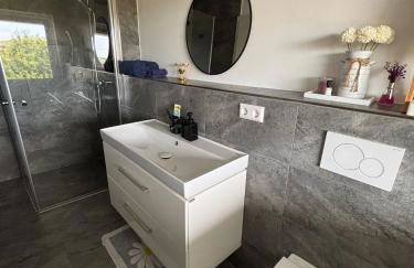 Cozy hilltop stay in Weikersheim - Photo 11