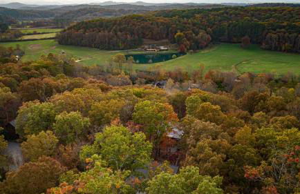Chardonnay Chalet - Luxe Modern Chalet - Hot Tub, Wi-Fi, Fire Pit, Game Room, Amazing Deck - 15 min to Blue Ridge - Foto 74