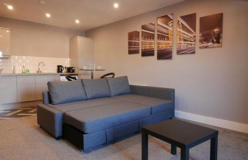 1 bed Apt close to Leeds Arena Sleeps up to 4 people F4 - Photo 2